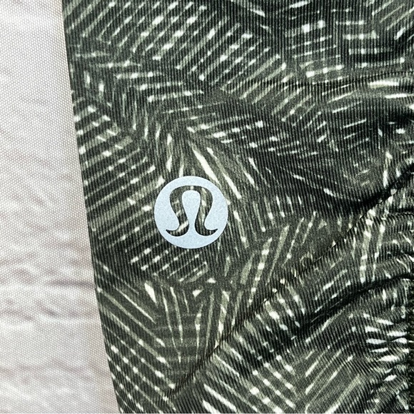 Lululemon High Times Pant *Luxtreme (Mesh) Sz 6 - Picture 13 of 16